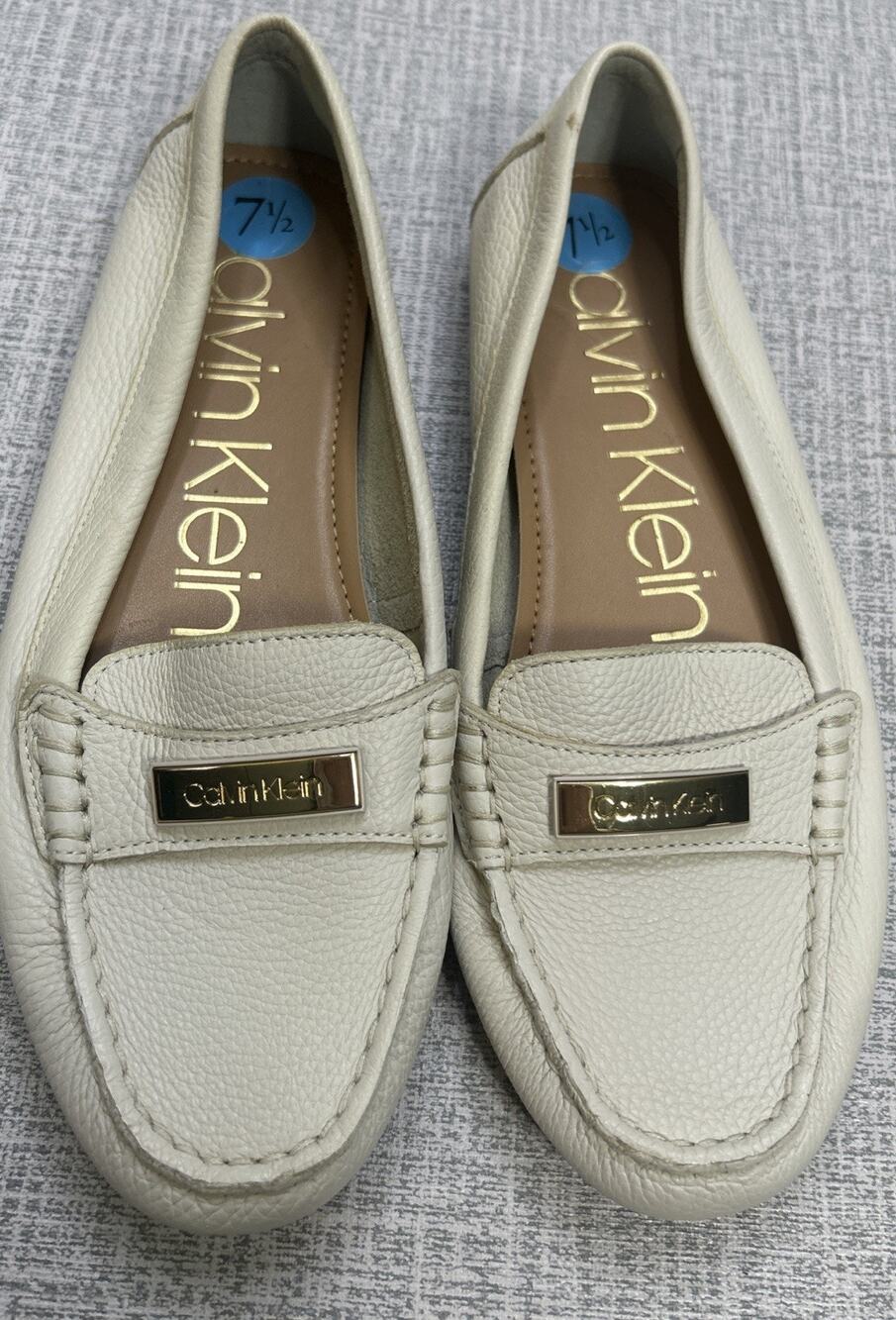 Calvin Klein Leta Loafers Women’s 7.5 Ivory Pebbled Leather Slip-On Flats Logo